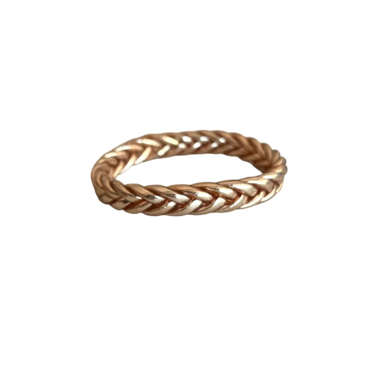 Pulsera-Trenzada-Pan-de-Oro-Rosa-Pippa-Gold—pulsera-artesanal-con-pan-de-oro-rosa-encapsulado-en-resina—diseño-trenzado-elegante-y-sofisticado-en-tonos-rosados