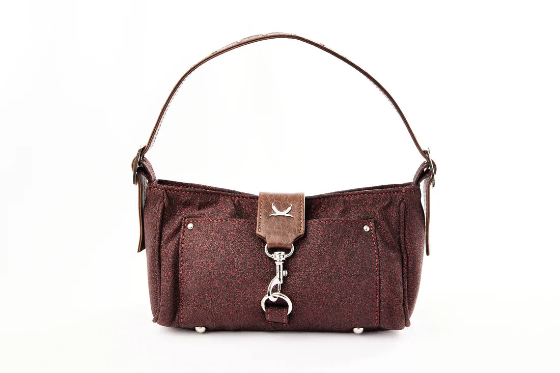 Bolso-de-hombro-en-cuero-sintÃ©tico-glitter-marrÃ³n-con-detalles-en-cuero-texturizado-marrÃ³n-cierre-de-solapa-con-mosquetÃ³n-correa-ajustable-y-bolsillos-exteriores.