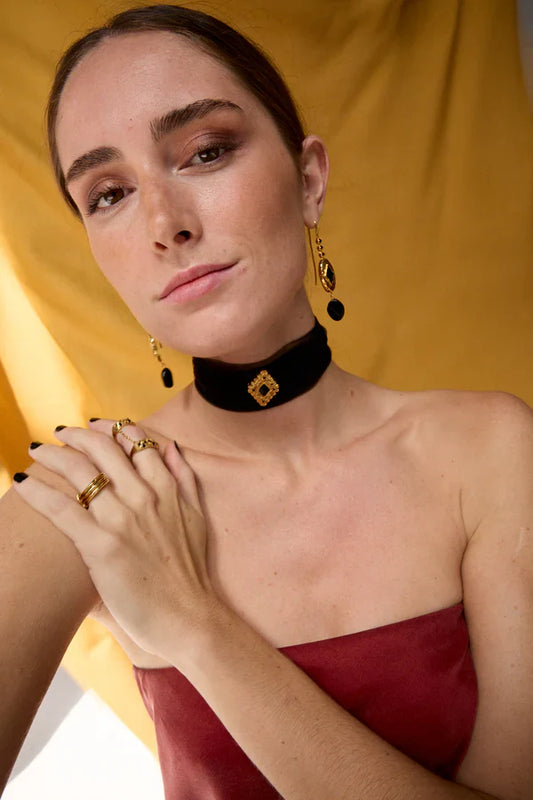 Choker-Fortuna-del-Desierto-Dos-Pimerasâ€”collar-estilo-choker-con-diseÃ±o-inspirado-en-el-desiertoâ€”detalles-Ãºnicos-y-elegantes-perfecto-para-complementar-tu-look