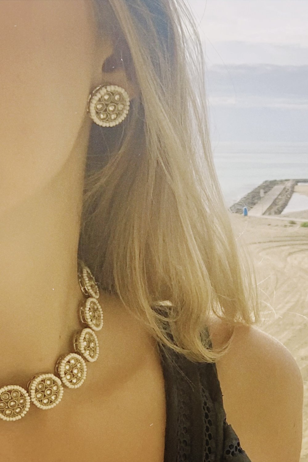 Choker-Valor-Redondo-My-Indian-Storiesâ€”collar-choker-elegante-con-diseÃ±o-redondo-y-detalles-sofisticados-perfecto-para-completar-tu-look-con-un-toque-distintivo"