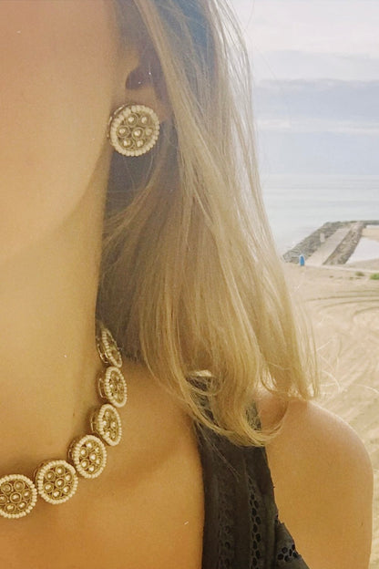 Choker-Valor-Redondo-My-Indian-Storiesâ€”collar-choker-elegante-con-diseÃ±o-redondo-y-detalles-sofisticados-perfecto-para-completar-tu-look-con-un-toque-distintivo"