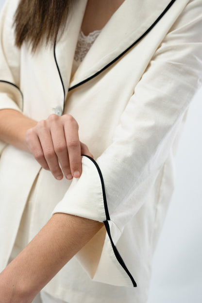Traje Margarita, primer plano del tejido y el vivo