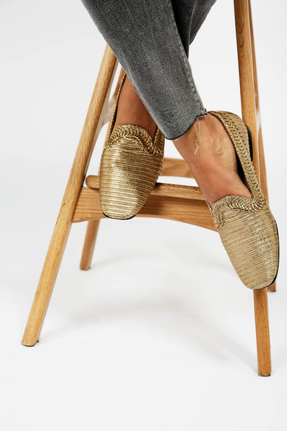 Mocasín NY metalizado oro