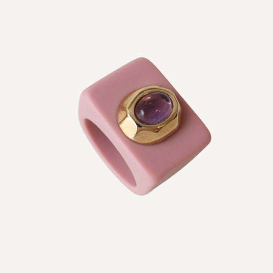 Anillo color rosa viejo con amatista